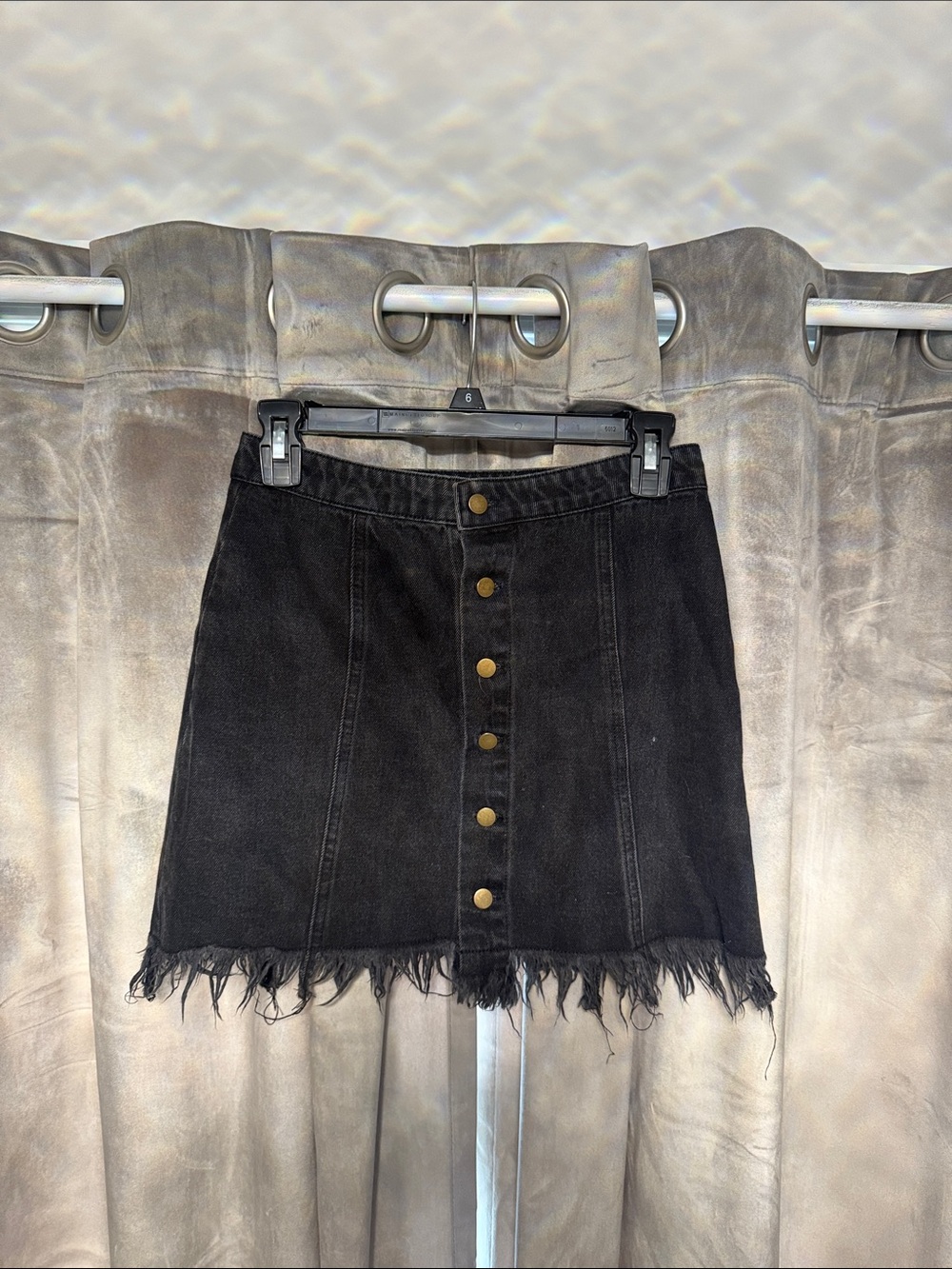 Forever 21 Women's Medium Black Distressed Jean Mini Frayed Hem Skirt